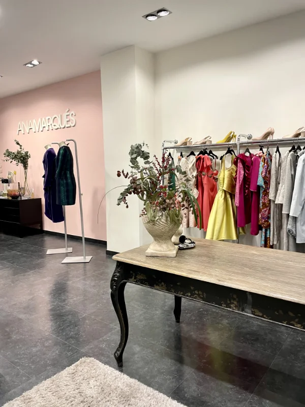 Ver detalles de la Empresa Tienda de Moda Mujer Online - Ana Marqu&eacute;s