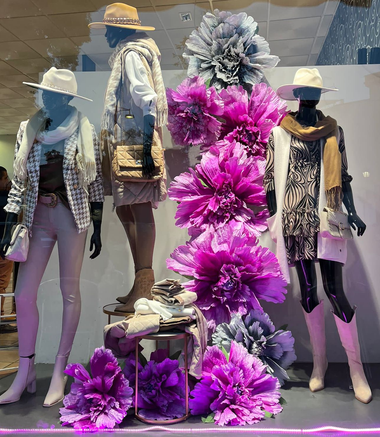 Ver detalles de la Empresa ESCAPARATE 4 DECORACION